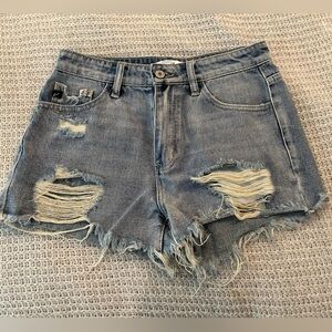 KanCan distressed denim shorts size small